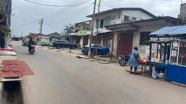 Shop in New Town Agbajena, Accra Metropolitan for Rent · Photo 1