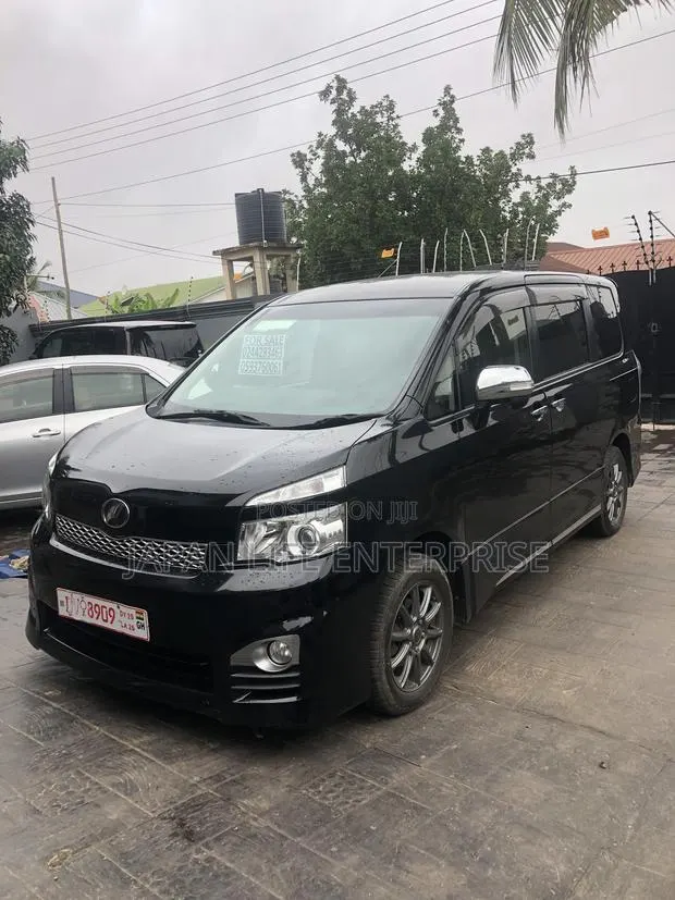 Toyota Voxy 2012 Matt Black