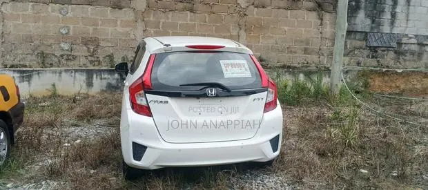 Honda Fit 2016 White · Photo 1