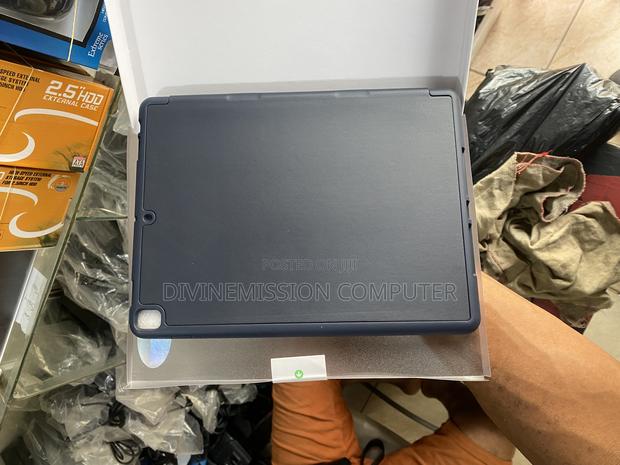 iPad 10.2 , 10.5 Original Smart Case With Pen Slot · Photo 3