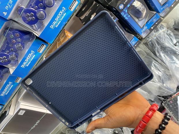 iPad 10.2 , 10.5 Original Smart Case With Pen Slot · Photo 6