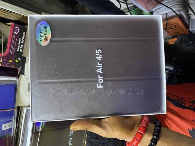 iPad Air4/5 10.9 Original Smart Case. With Pen Space · Photo 2