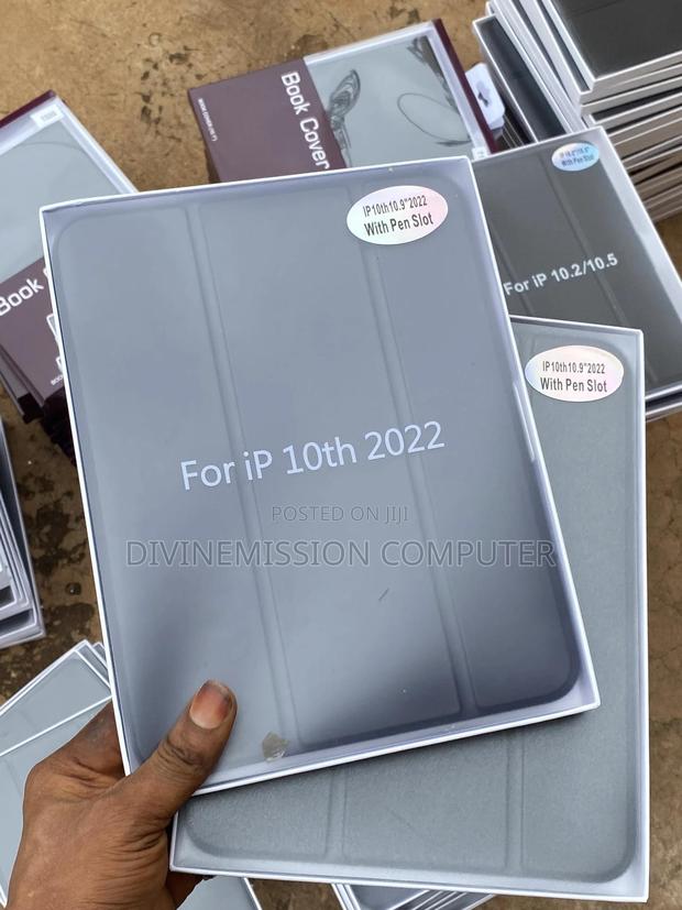 iPad 10th Generation 2022 Smart Case · Photo 1