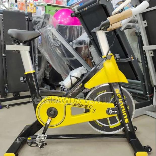 Q3 Spinning Bike (180kg) With LCD Screen · Photo 1