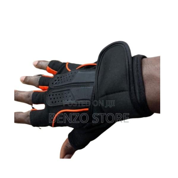 Quality Leather Hand Gloves for Gym and Motor Riders · Photo 2