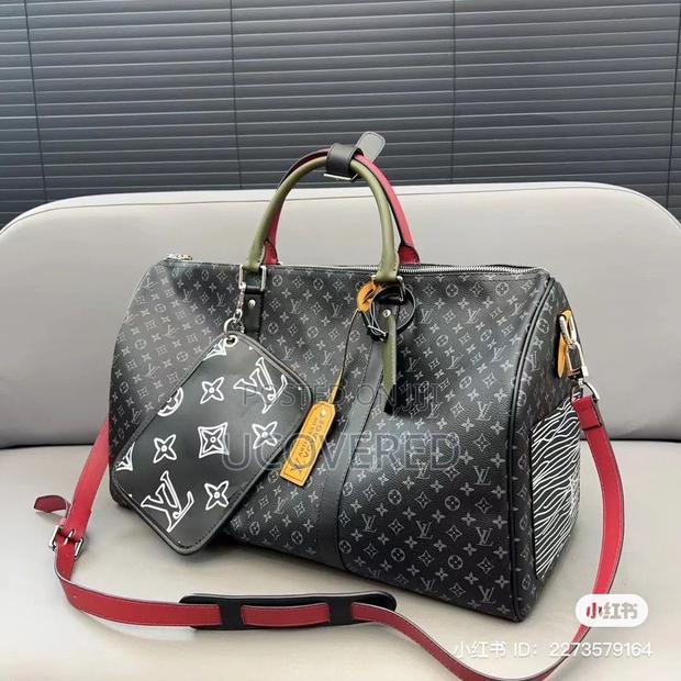 Louis Vuitton High Fashion Duffel Bag · Photo 1