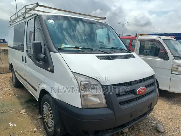 Ford Transit 2010 Silver · Photo 1