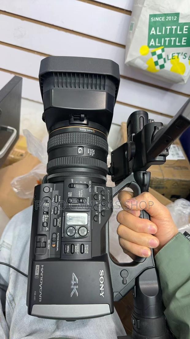 Sony FDR-Ax1 Camcorder · Photo 1