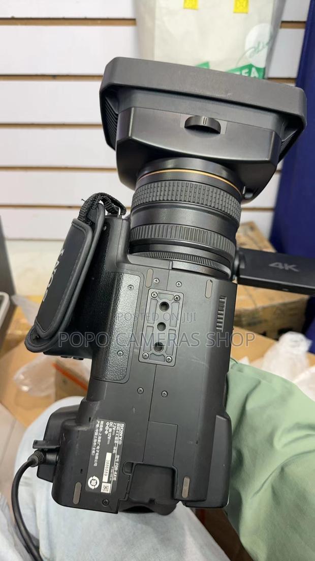 Sony FDR-Ax1 Camcorder · Photo 4