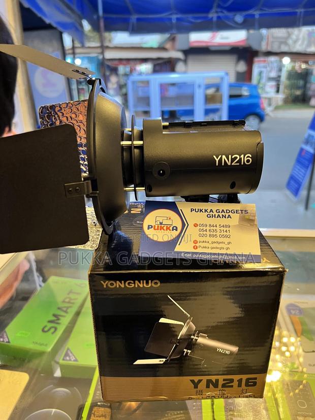 Yongnuo YN 216 Lights · Photo 1
