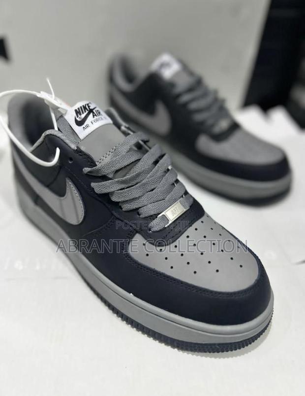 Nike Air Force 1 Black/White · Photo 2