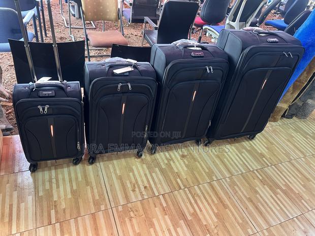 Set of Concord Traveling Bags · Photo 1