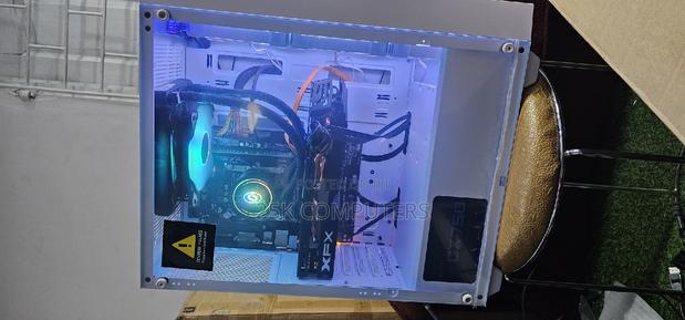 New Desktop Computer Asus 16GB Intel Core I7 SSD 256GB · Photo 1