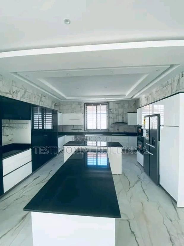 8bdrm House in Testimonial Building, Adjiriganor for sale · Photo 1
