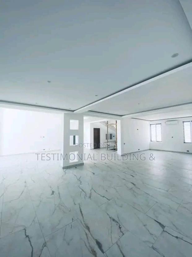8bdrm House in Testimonial Building, Adjiriganor for sale · Photo 2