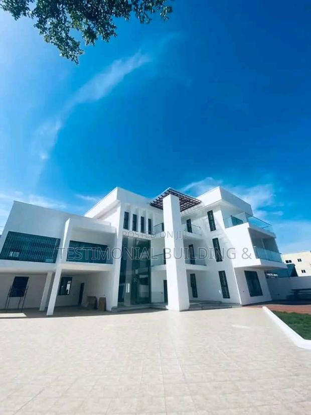 8bdrm House in Testimonial Building, Adjiriganor for sale · Photo 3