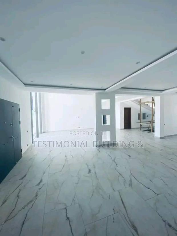 8bdrm House in Testimonial Building, Adjiriganor for sale · Photo 4