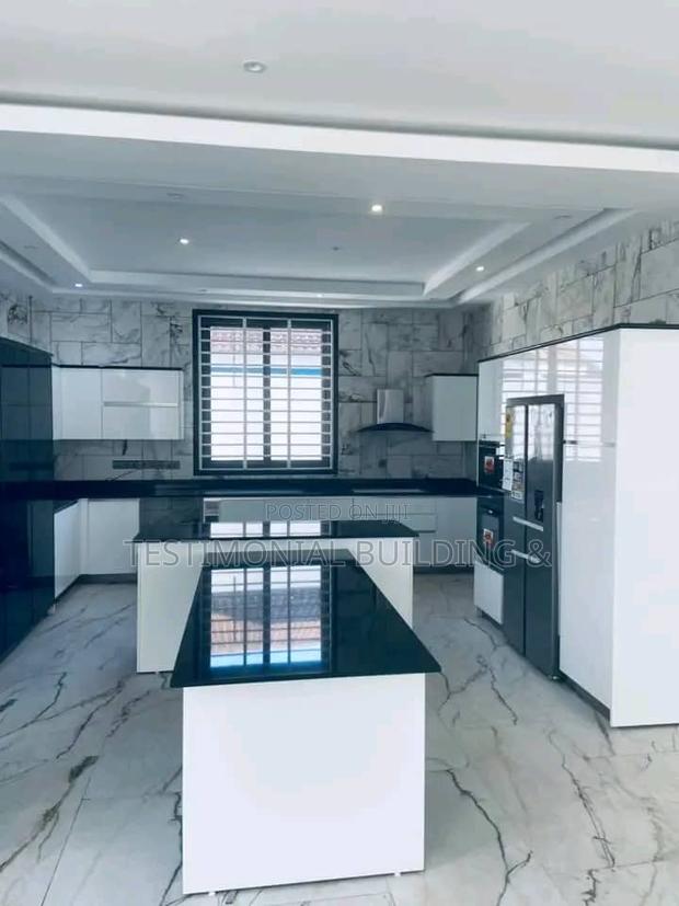8bdrm House in Testimonial Building, Adjiriganor for sale · Photo 6