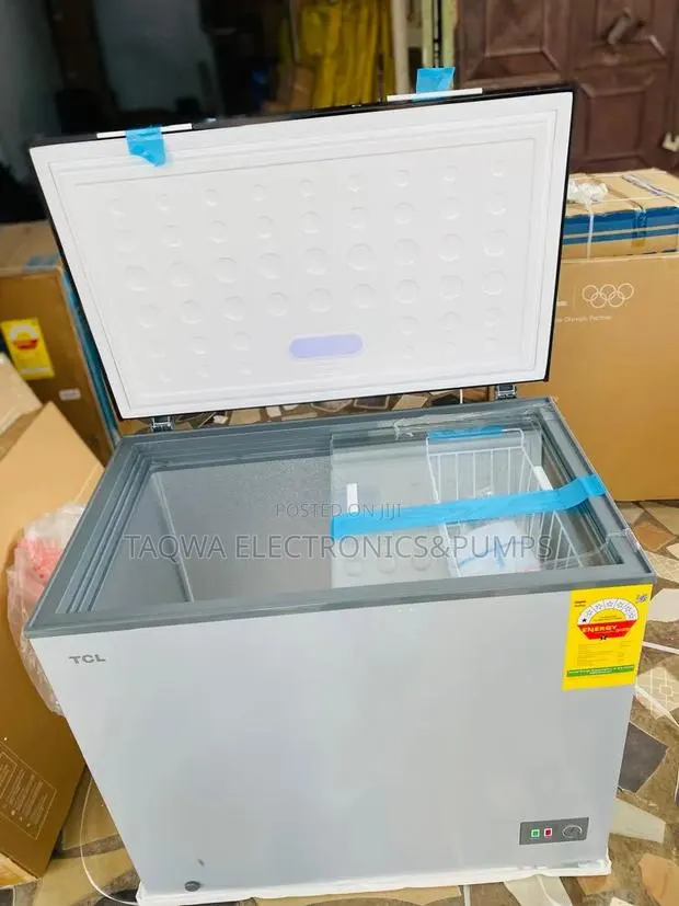 Standard TCL 251l Chest Freezer · Photo 1