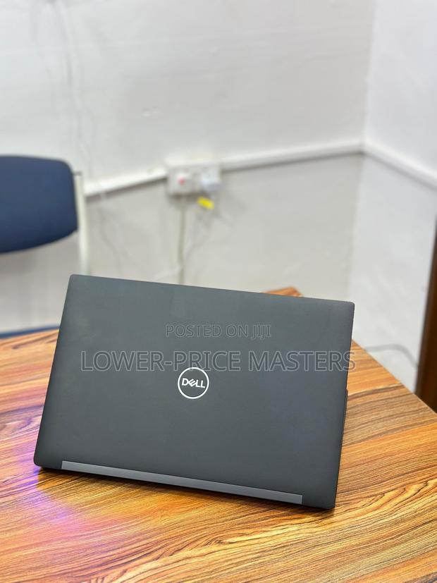 New Laptop Dell Latitude 7490 8GB Intel Core I5 SSD 256GB · Photo 4
