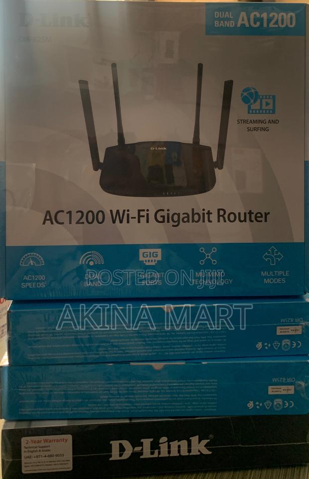Dlink Dual Band Gigabit Wi-Fi Router AC1200 · Photo 1