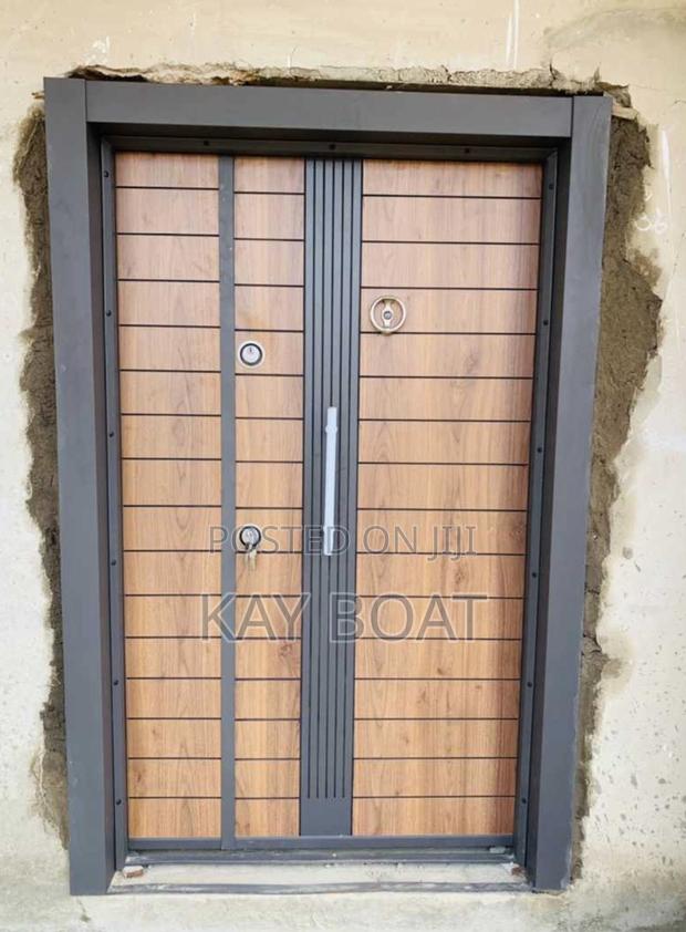A Europen Standard Door · Photo 1