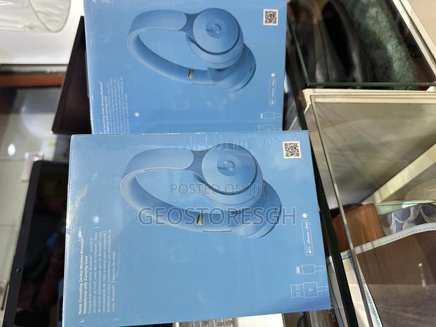 Beats - Solo Pro Wireless Noice Cancellation · Photo 2