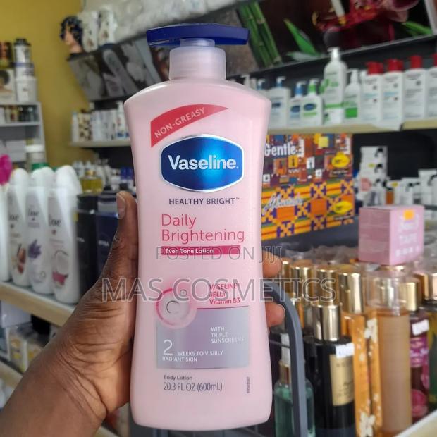Vaseline Daily Brightneing Lotion · Photo 1