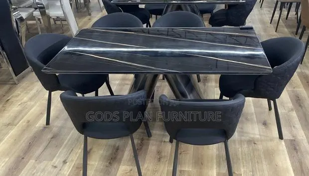 Luxury Dining Table · Photo 1