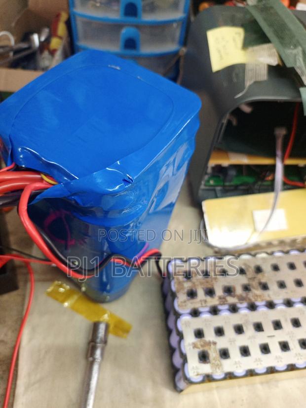 Battery Pack Building Spot Welding · Photo 6