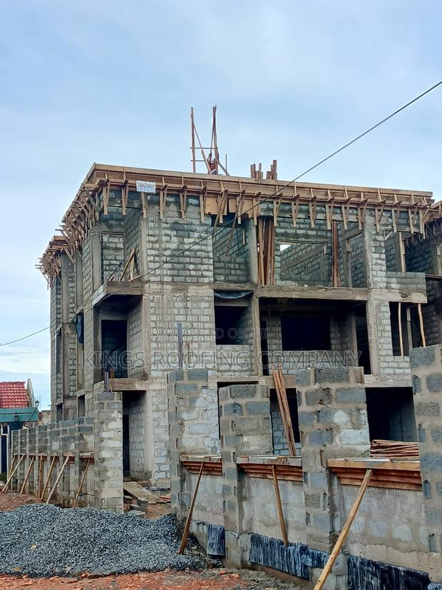 Concrete Parapet · Photo 2