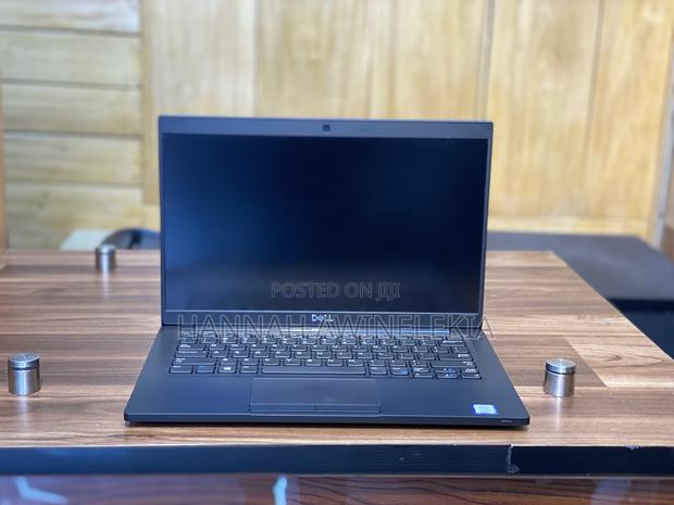 Laptop Dell Latitude 7390 8GB Intel Core I5 SSD 256GB · Photo 1