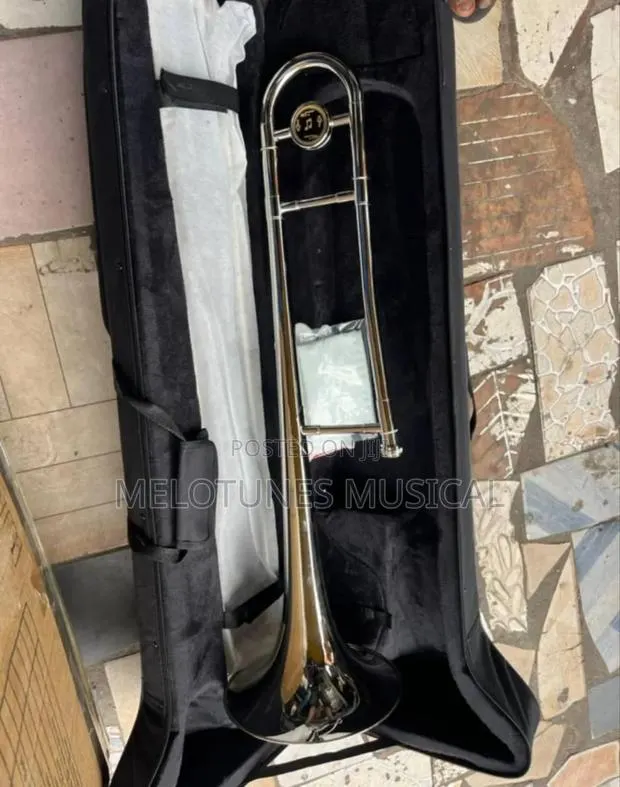 Trombone Gold Colour · Photo 1