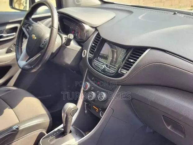 Chevrolet Trax 2019 Silver · Photo 1