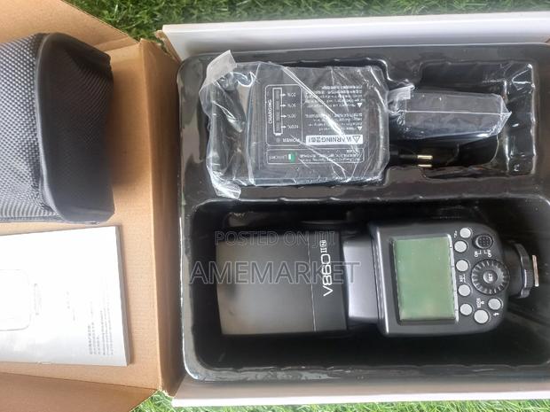Godox V860ii Speedlight Camera Flash Light · Photo 2
