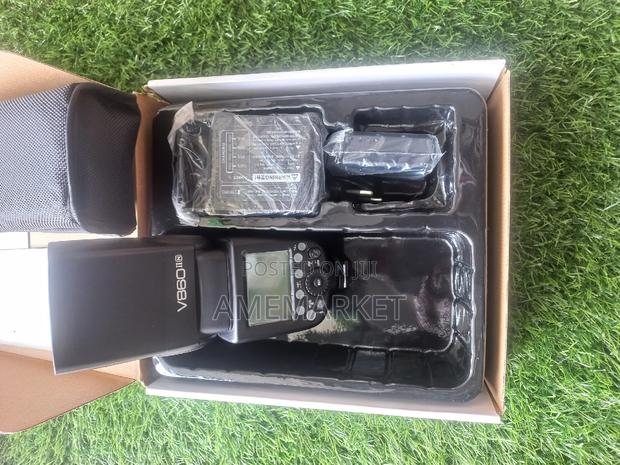 Godox V860ii Speedlight Camera Flash Light · Photo 4