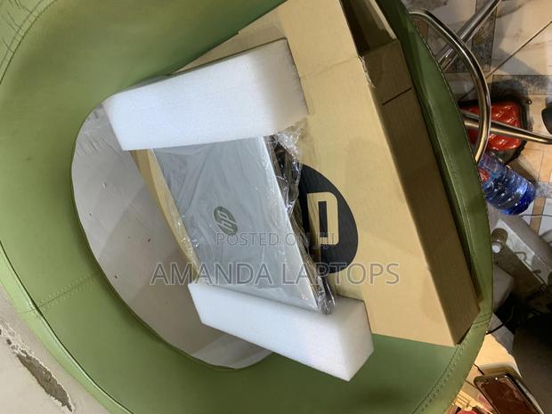 New Laptop HP EliteBook 820 G4 8GB Intel Core I5 HDD+SSD 256GB · Photo 1