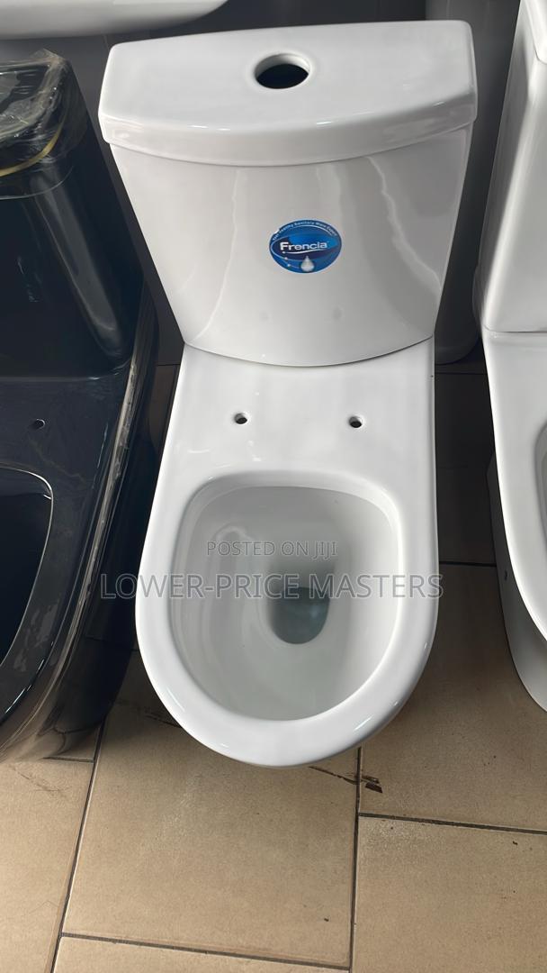 Frencia Slim Tank Water Closet · Photo 1