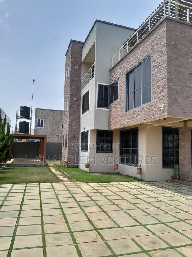 Furnished 5bdrm House in Charclem Ventures, Accra Metropolitan · Photo 2