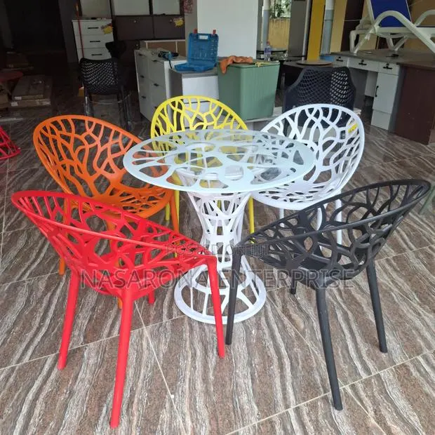 Quality Dinning Set - 4chairs · Photo 1