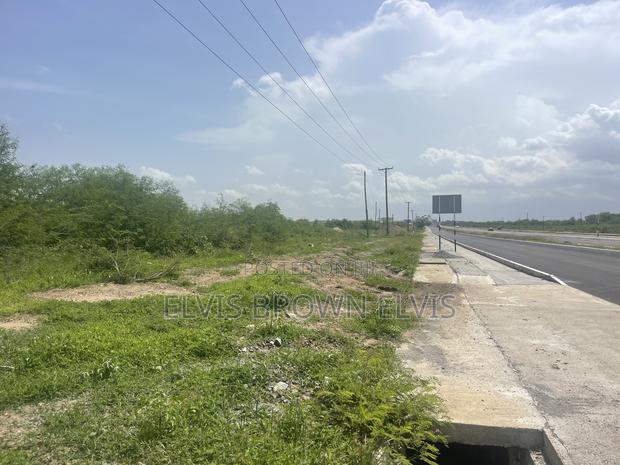 Do You Need a Roadside Land to Buy West Trasacco Zoomlion · Photo 3