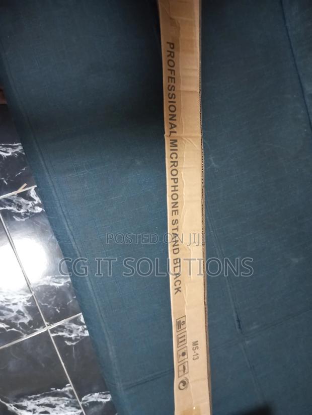Round Base Straight Microphone Stand · Photo 2