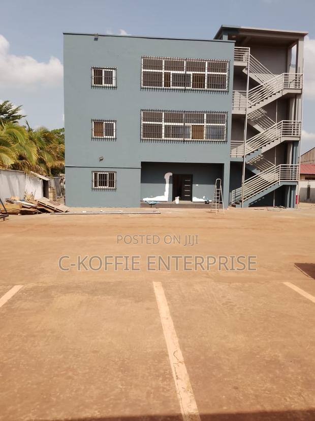 2000 SQM Warehouse at Tema-Kpong for Rent · Photo 6