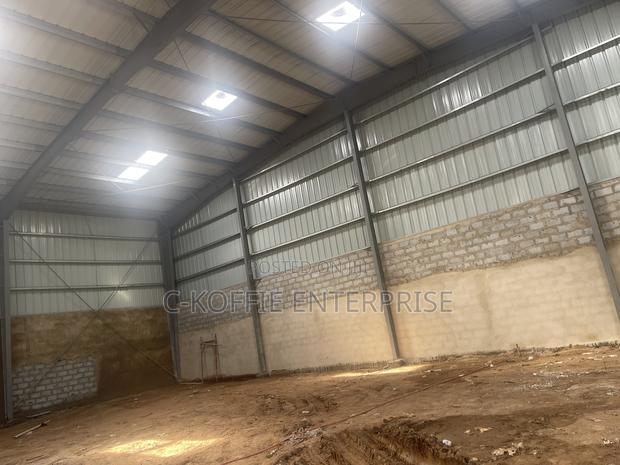 2750 SQM Warehouse for Rent at Tema · Photo 4