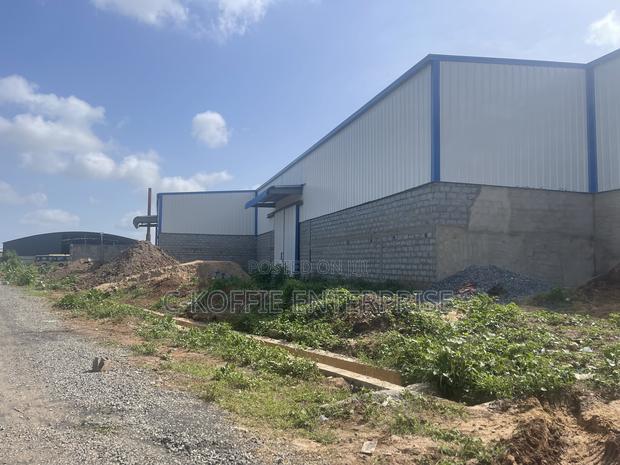 2750 SQM Warehouse for Rent at Tema · Photo 3