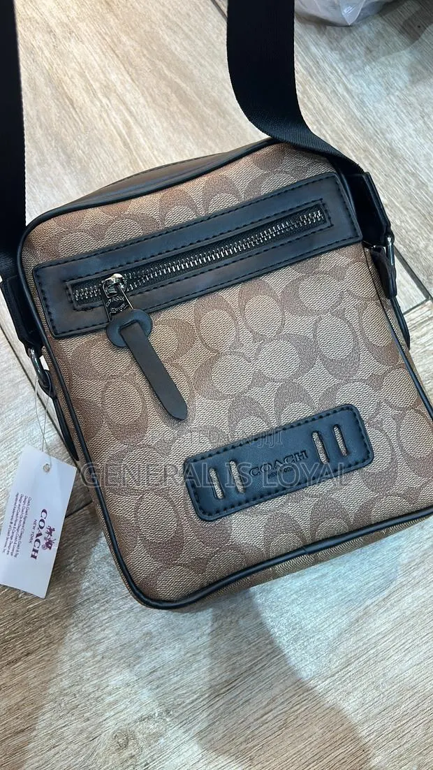 Coach Dylan 27 Crossbody Bag in Signature Leather Details. · Photo 1