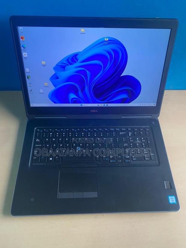 Laptop Dell Precision 7710 16GB Intel Xeon HDD+SSD 256GB · Photo 1