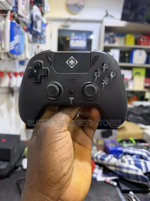 Wireless PS5 Pro Controller · Photo 1