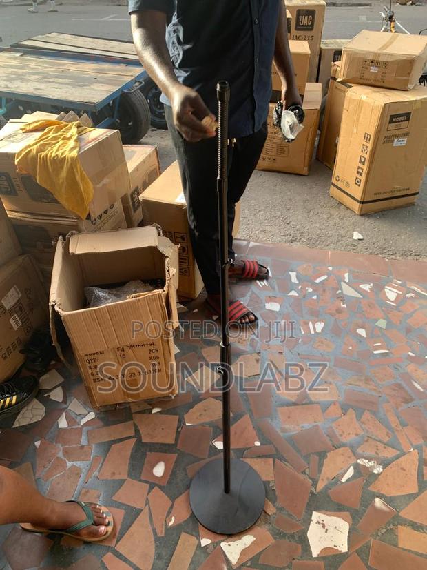 Round Base Microphone Straight Stand · Photo 2