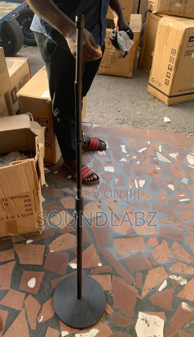 Round Base Microphone Straight Stand · Photo 3